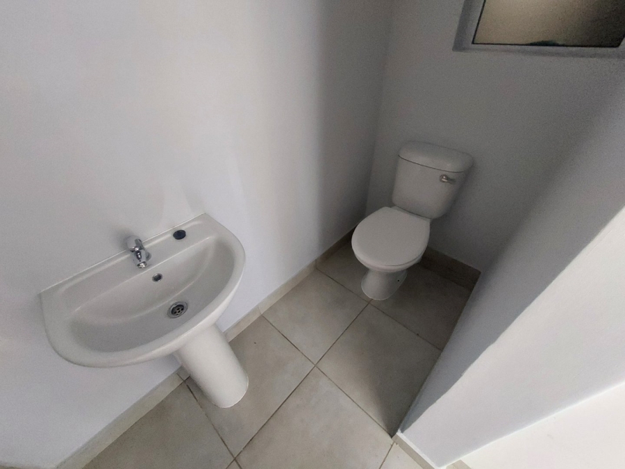 1 Bedroom Property for Sale in Chase Valley KwaZulu-Natal