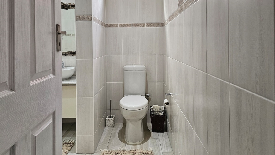 3 Bedroom Property for Sale in Lawrence Rocks KwaZulu-Natal