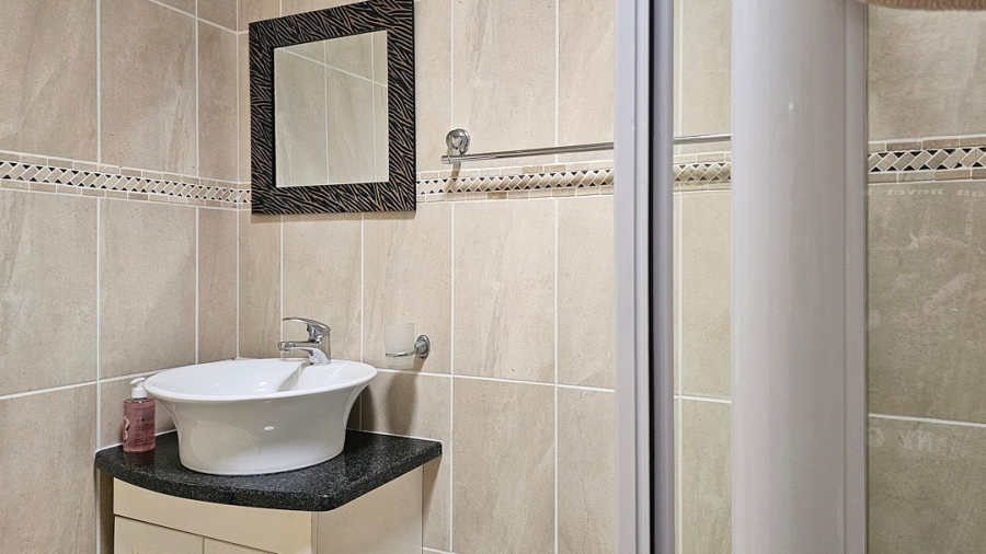 3 Bedroom Property for Sale in Uvongo Beach KwaZulu-Natal