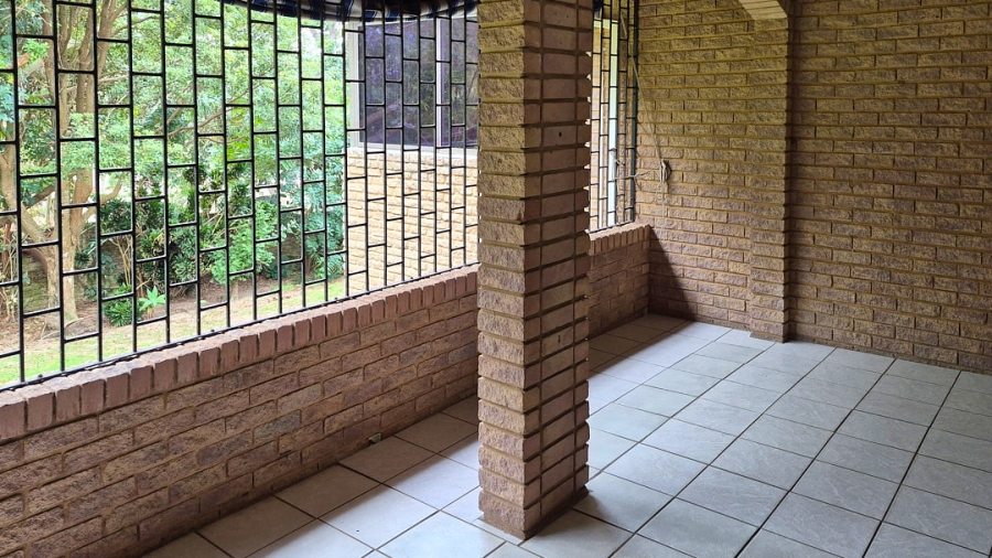 3 Bedroom Property for Sale in Uvongo KwaZulu-Natal