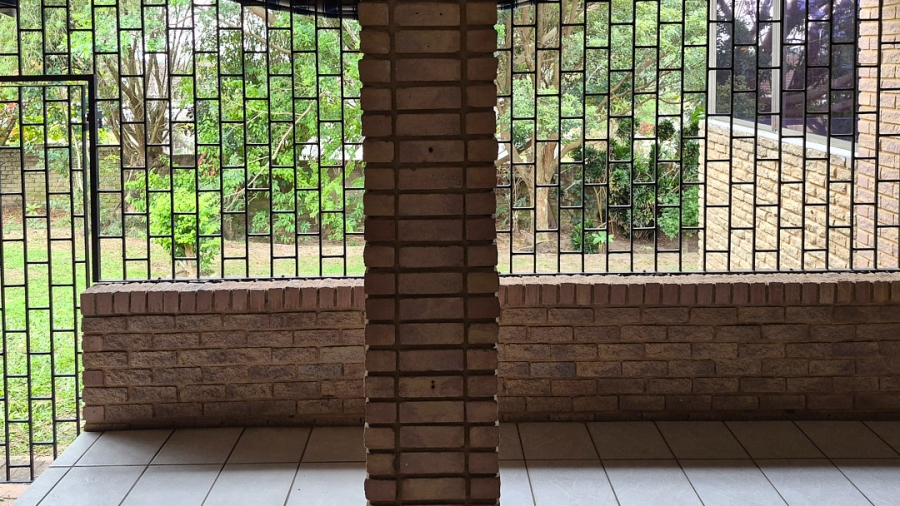 3 Bedroom Property for Sale in Uvongo KwaZulu-Natal