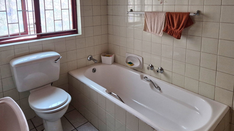3 Bedroom Property for Sale in Uvongo KwaZulu-Natal