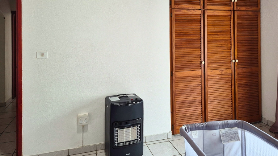 3 Bedroom Property for Sale in Uvongo KwaZulu-Natal