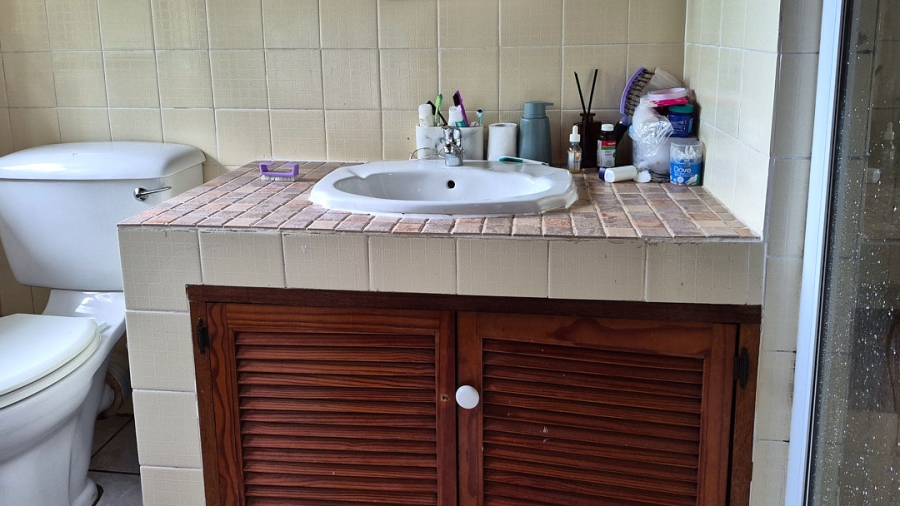 3 Bedroom Property for Sale in Uvongo KwaZulu-Natal