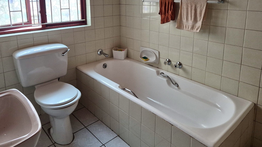 3 Bedroom Property for Sale in Uvongo KwaZulu-Natal