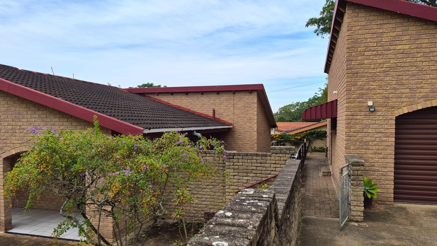 3 Bedroom Property for Sale in Uvongo KwaZulu-Natal