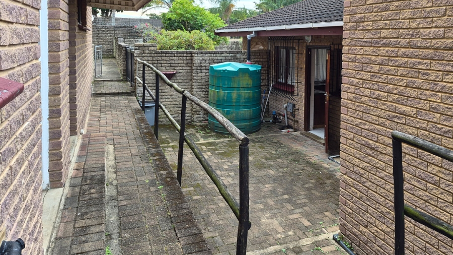 3 Bedroom Property for Sale in Uvongo KwaZulu-Natal