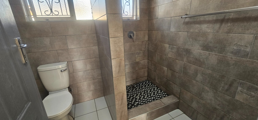 2 Bedroom Property for Sale in Essenwood KwaZulu-Natal