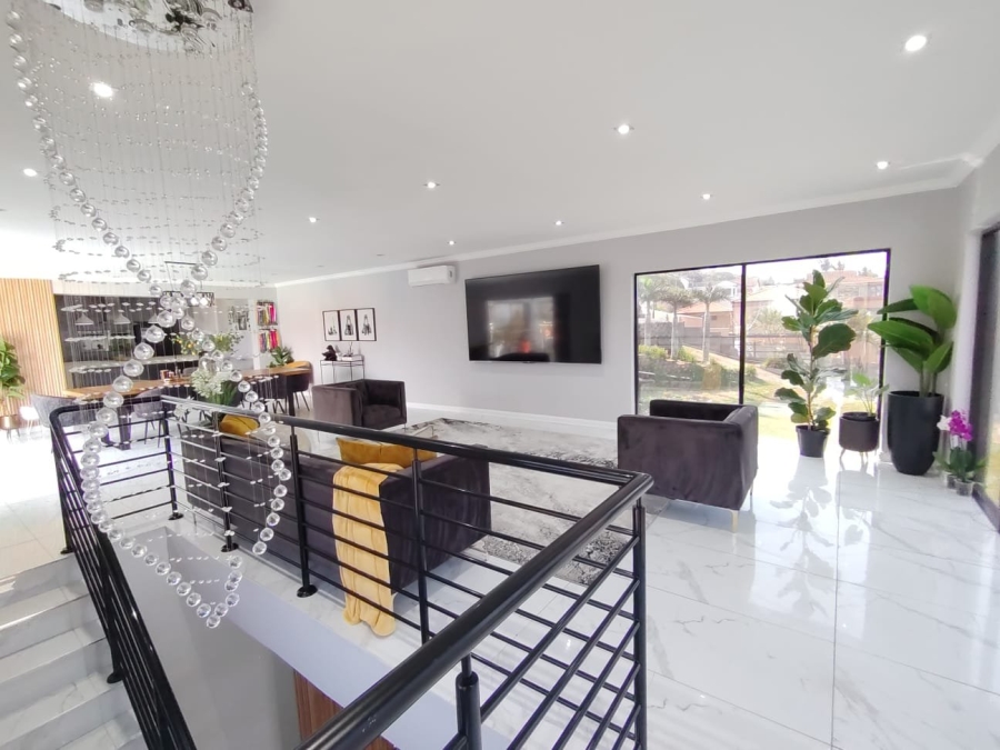 5 Bedroom Property for Sale in Ocean View KwaZulu-Natal