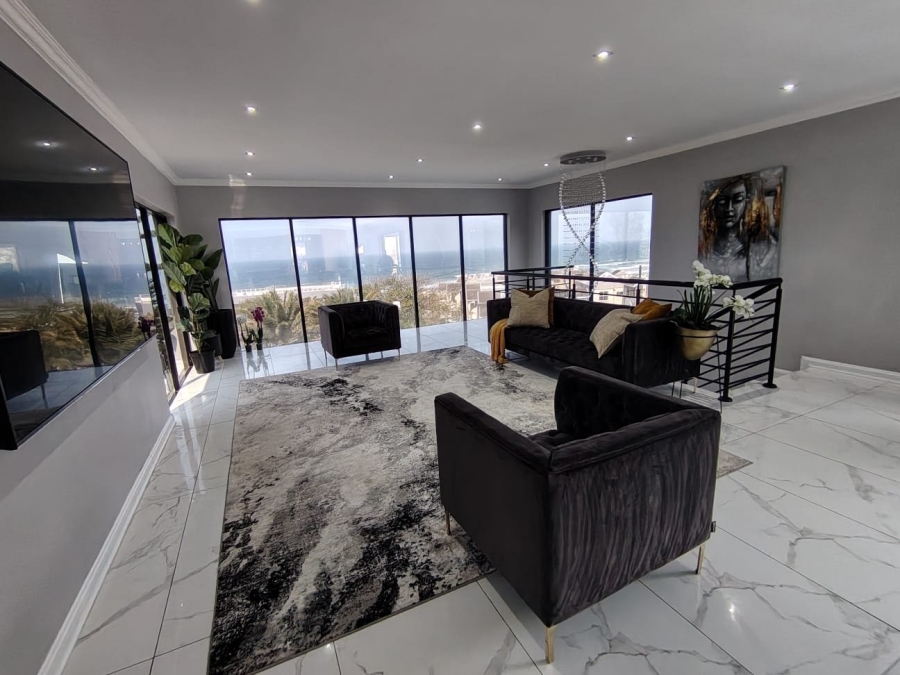 5 Bedroom Property for Sale in Ocean View KwaZulu-Natal