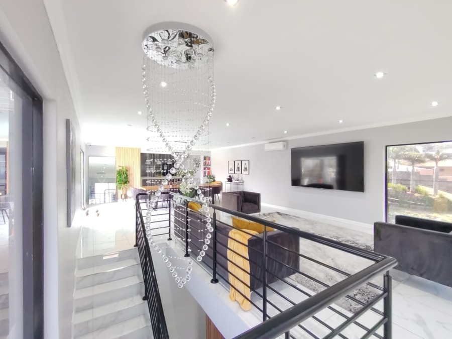 5 Bedroom Property for Sale in Ocean View KwaZulu-Natal