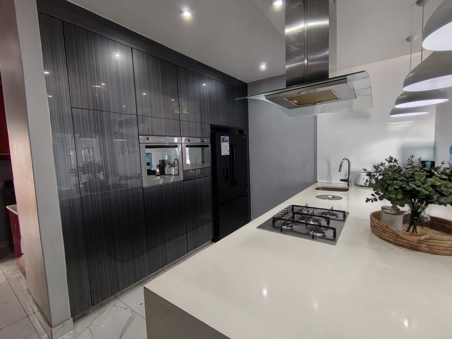 5 Bedroom Property for Sale in Ocean View KwaZulu-Natal