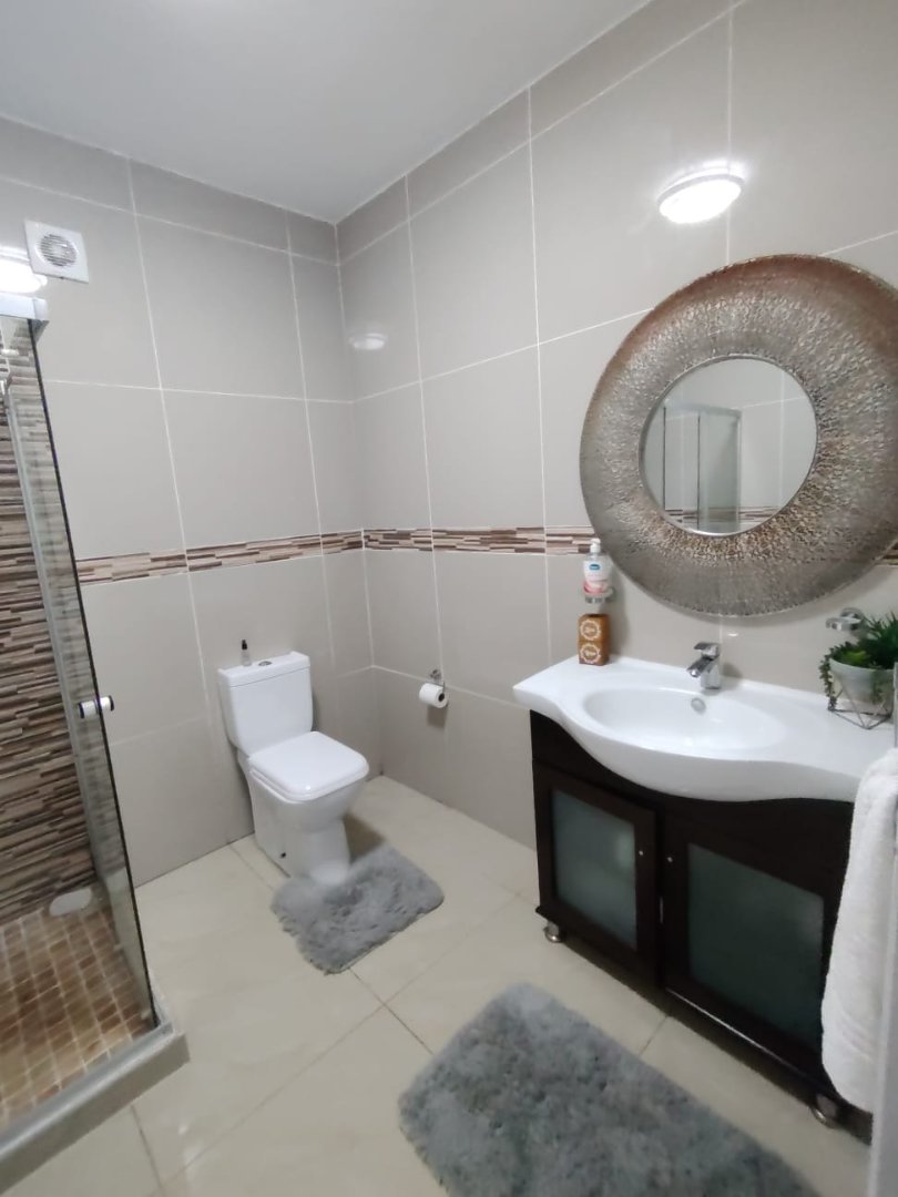 5 Bedroom Property for Sale in Ocean View KwaZulu-Natal