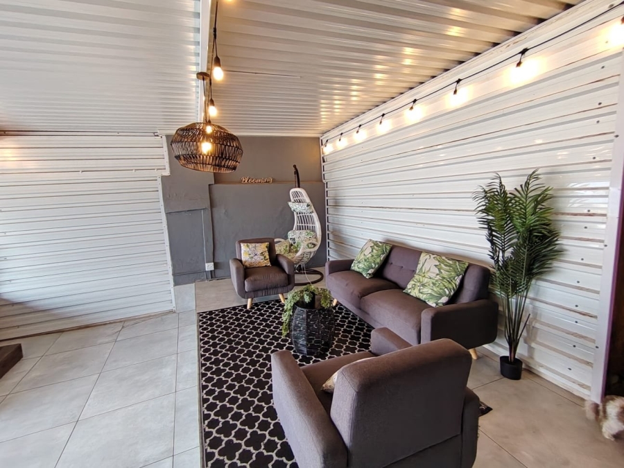 5 Bedroom Property for Sale in Ocean View KwaZulu-Natal