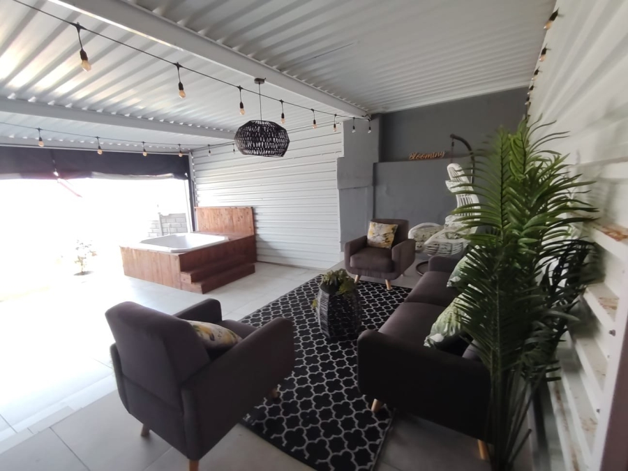 5 Bedroom Property for Sale in Ocean View KwaZulu-Natal
