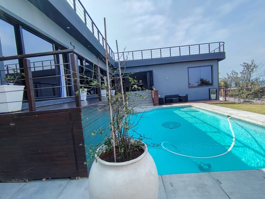 5 Bedroom Property for Sale in Ocean View KwaZulu-Natal