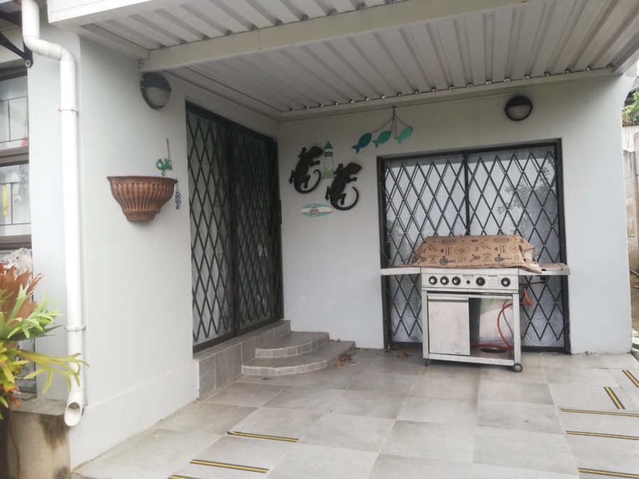 6 Bedroom Property for Sale in St Michaels On Sea KwaZulu-Natal