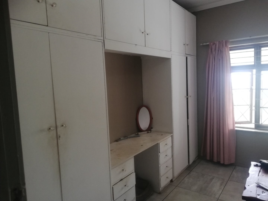 6 Bedroom Property for Sale in St Michaels On Sea KwaZulu-Natal