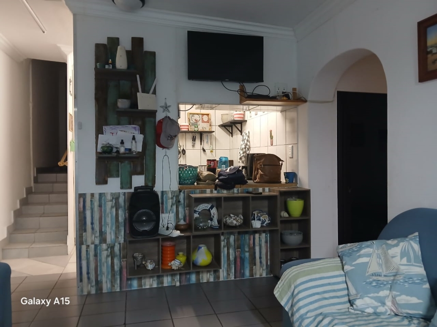 6 Bedroom Property for Sale in St Michaels On Sea KwaZulu-Natal
