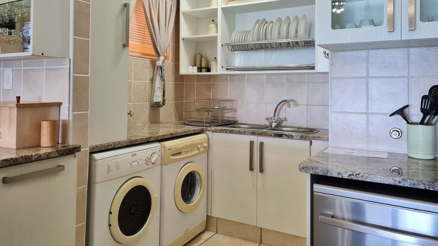 4 Bedroom Property for Sale in Lawrence Rocks KwaZulu-Natal