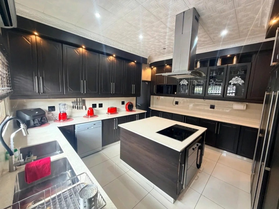 4 Bedroom Property for Sale in Freeland Park KwaZulu-Natal