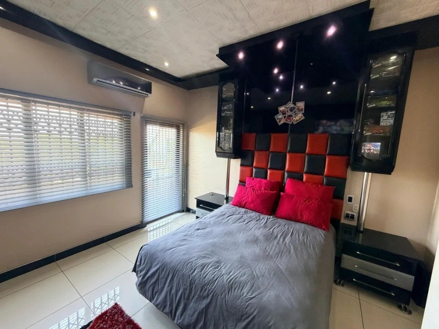 4 Bedroom Property for Sale in Freeland Park KwaZulu-Natal