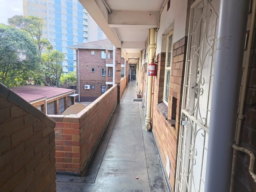 1 Bedroom Property for Sale in Westridge KwaZulu-Natal