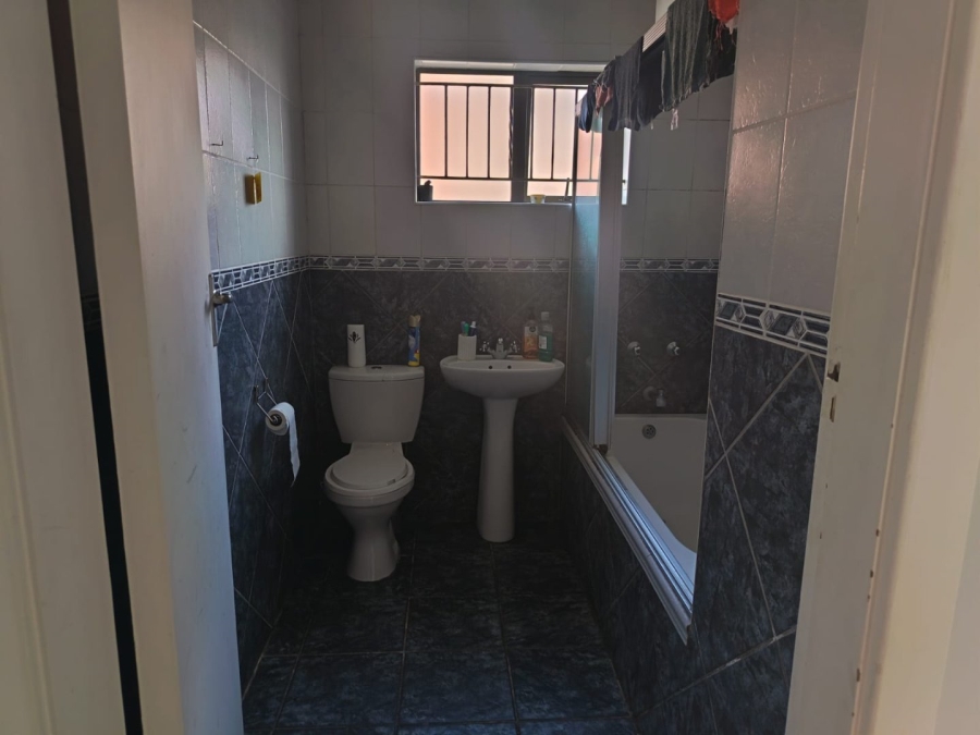 1 Bedroom Property for Sale in Westridge KwaZulu-Natal