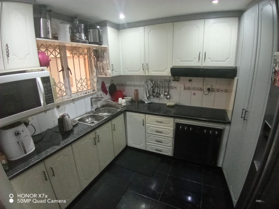 3 Bedroom Property for Sale in Sherwood KwaZulu-Natal