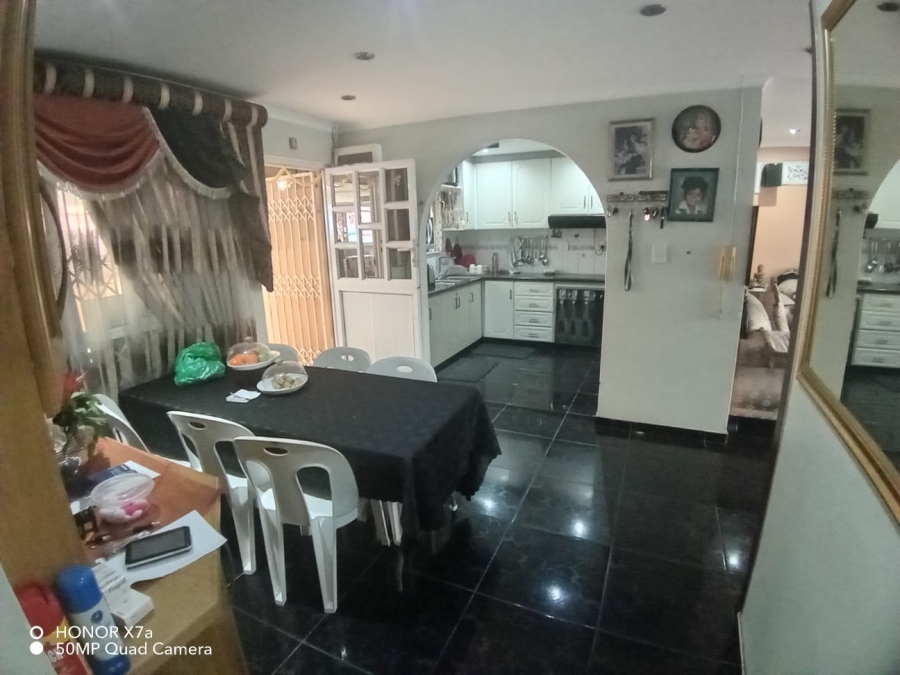 3 Bedroom Property for Sale in Sherwood KwaZulu-Natal