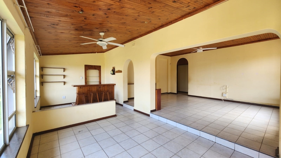 3 Bedroom Property for Sale in St Michaels On Sea KwaZulu-Natal