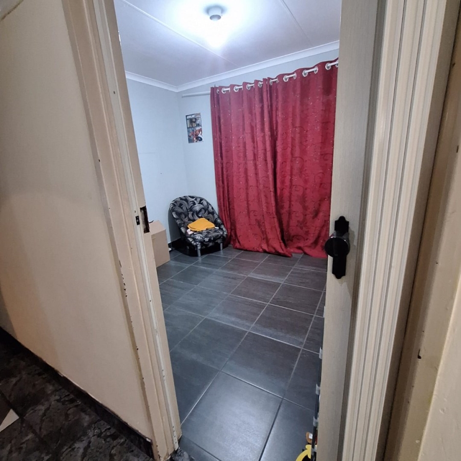 5 Bedroom Property for Sale in Copesville KwaZulu-Natal
