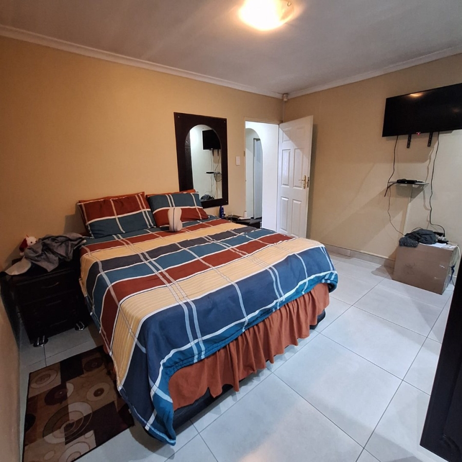 5 Bedroom Property for Sale in Copesville KwaZulu-Natal