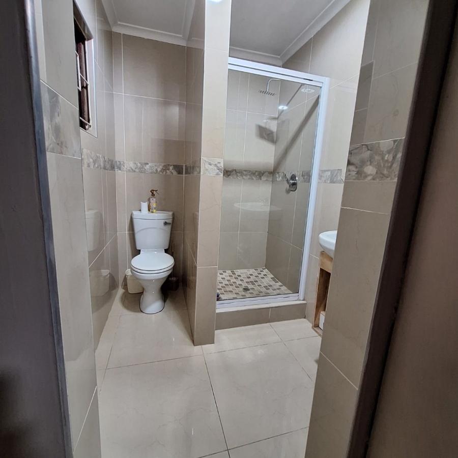 5 Bedroom Property for Sale in Copesville KwaZulu-Natal