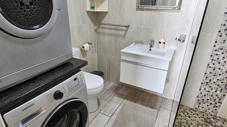 3 Bedroom Property for Sale in Uvongo KwaZulu-Natal