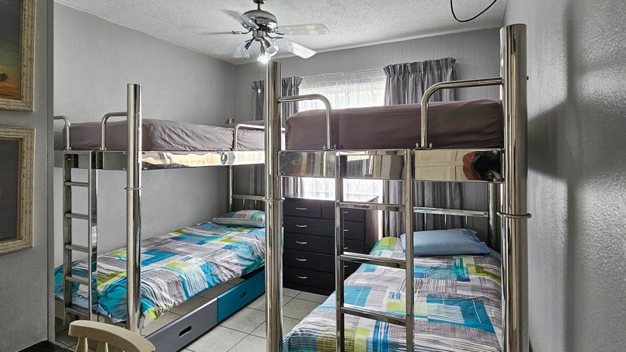 3 Bedroom Property for Sale in Uvongo KwaZulu-Natal