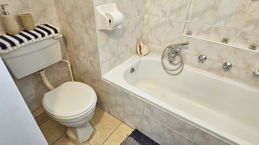2 Bedroom Property for Sale in Lawrence Rocks KwaZulu-Natal
