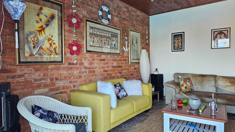 5 Bedroom Property for Sale in St Michaels On Sea KwaZulu-Natal