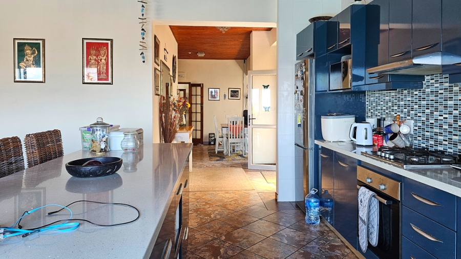 5 Bedroom Property for Sale in St Michaels On Sea KwaZulu-Natal