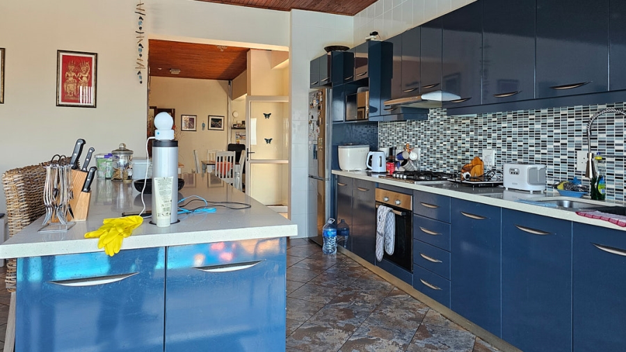 5 Bedroom Property for Sale in St Michaels On Sea KwaZulu-Natal