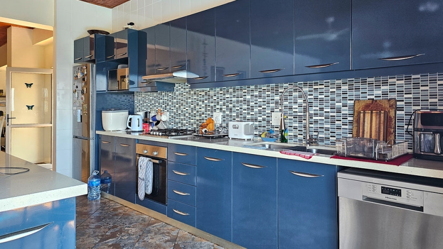 5 Bedroom Property for Sale in St Michaels On Sea KwaZulu-Natal