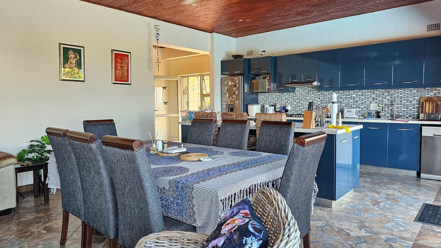 5 Bedroom Property for Sale in St Michaels On Sea KwaZulu-Natal