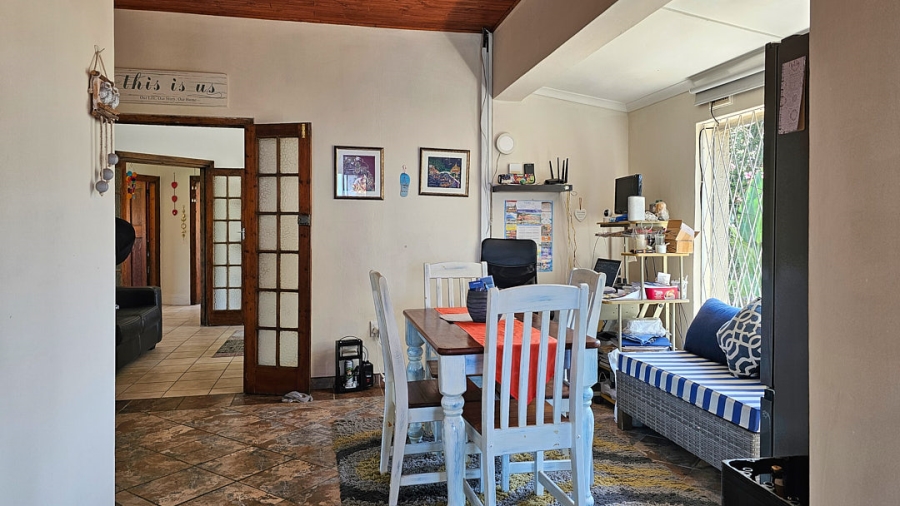 5 Bedroom Property for Sale in St Michaels On Sea KwaZulu-Natal