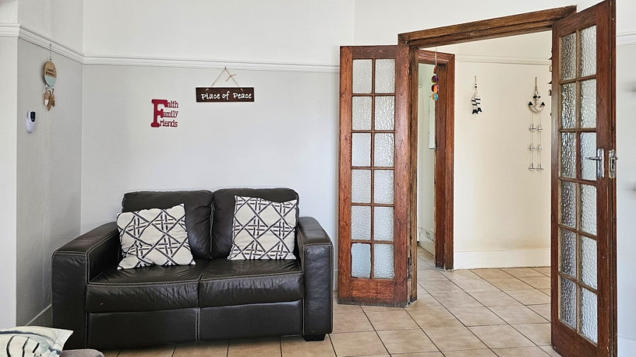 5 Bedroom Property for Sale in St Michaels On Sea KwaZulu-Natal