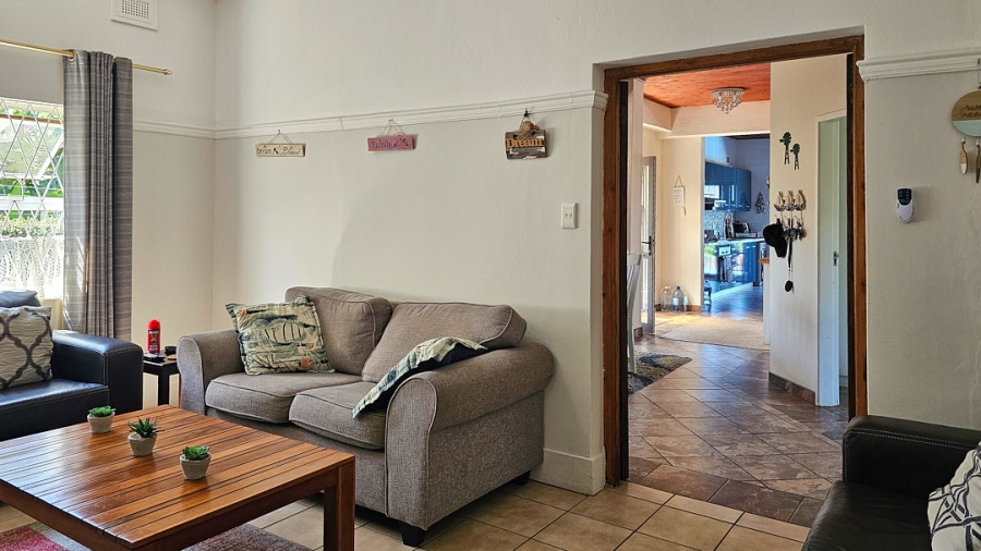 5 Bedroom Property for Sale in St Michaels On Sea KwaZulu-Natal
