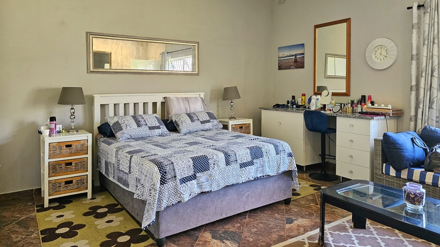 5 Bedroom Property for Sale in St Michaels On Sea KwaZulu-Natal