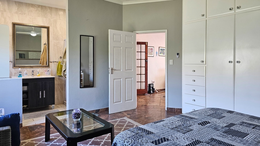 5 Bedroom Property for Sale in St Michaels On Sea KwaZulu-Natal