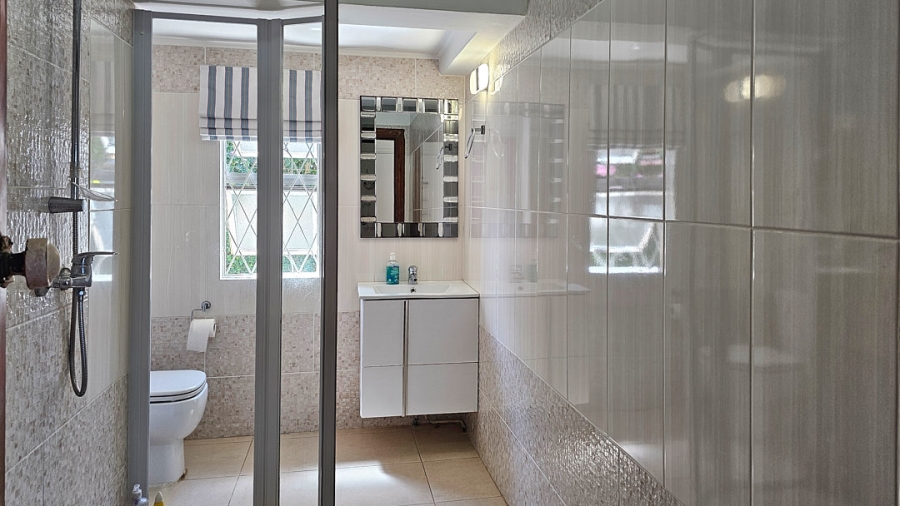 5 Bedroom Property for Sale in St Michaels On Sea KwaZulu-Natal