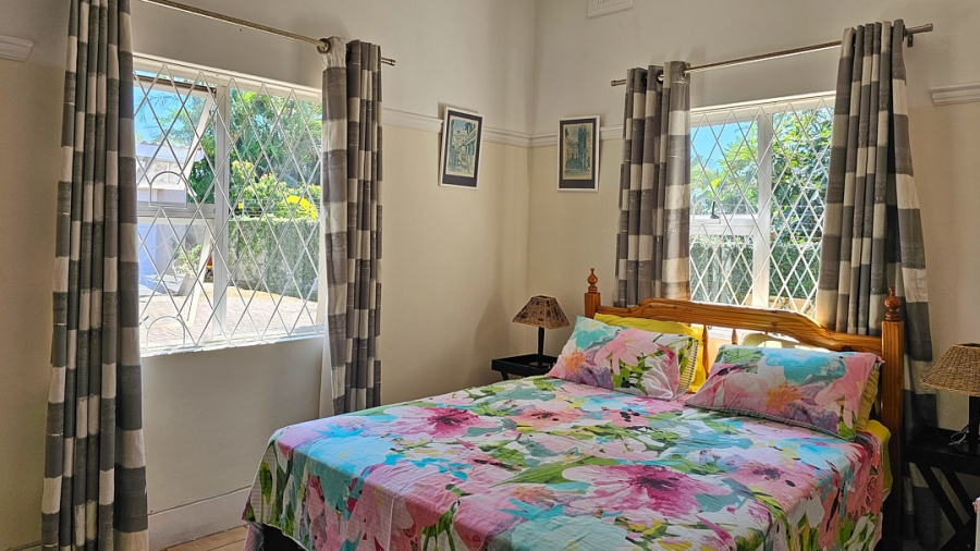 5 Bedroom Property for Sale in St Michaels On Sea KwaZulu-Natal