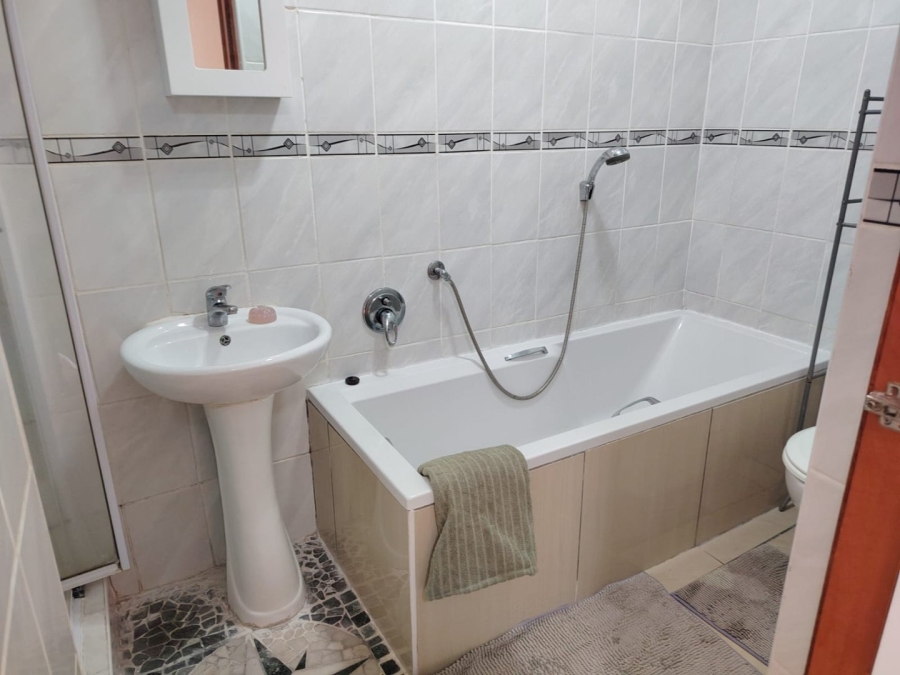 3 Bedroom Property for Sale in Ocean View KwaZulu-Natal